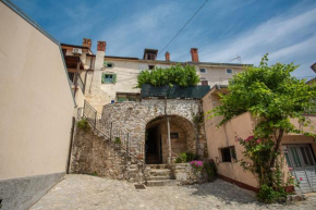 Parona Holiday Home